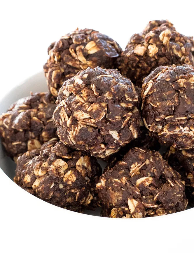 No-Bake Peanut Butter Chocolate Protein Balls